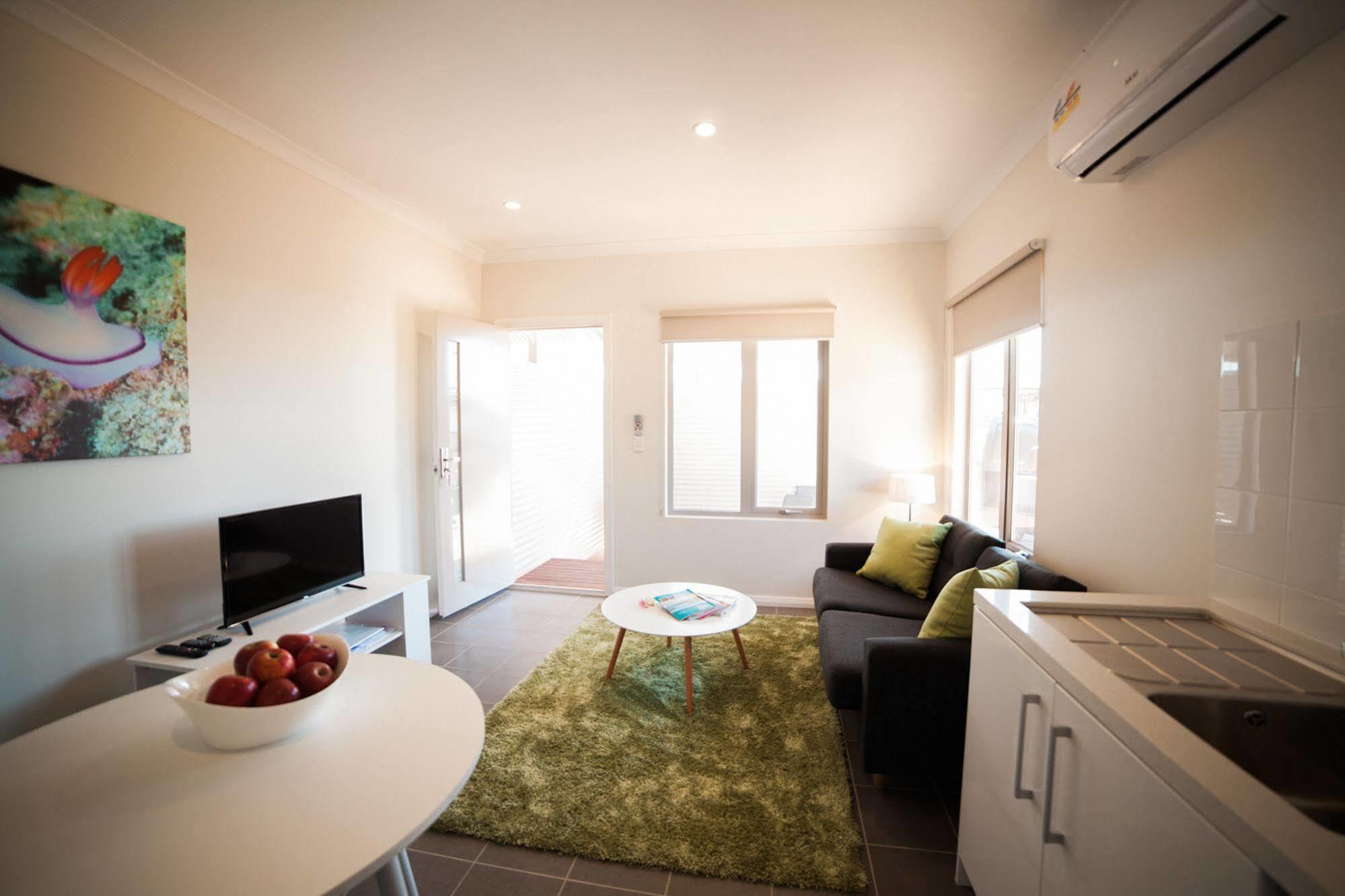 Exmouth Escape Resort Bagian luar foto